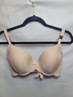 Victoria's Secret Light Nude Lace Trim Bra - 36DD